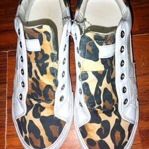 Ladies guess sneakers size 7